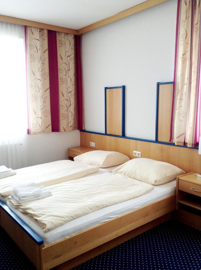 Thalinger Hof Hotel Kronstorf ภายนอก รูปภาพ