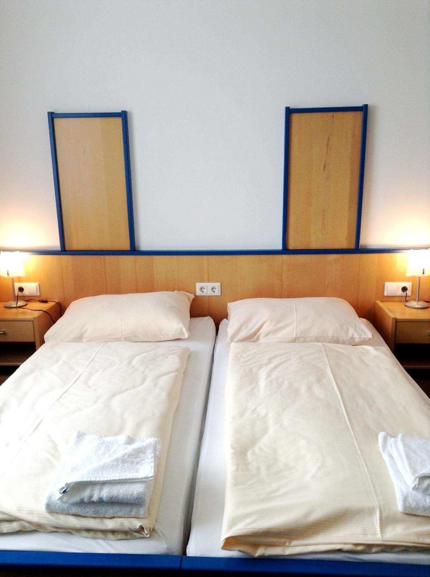 Thalinger Hof Hotel Kronstorf ภายนอก รูปภาพ