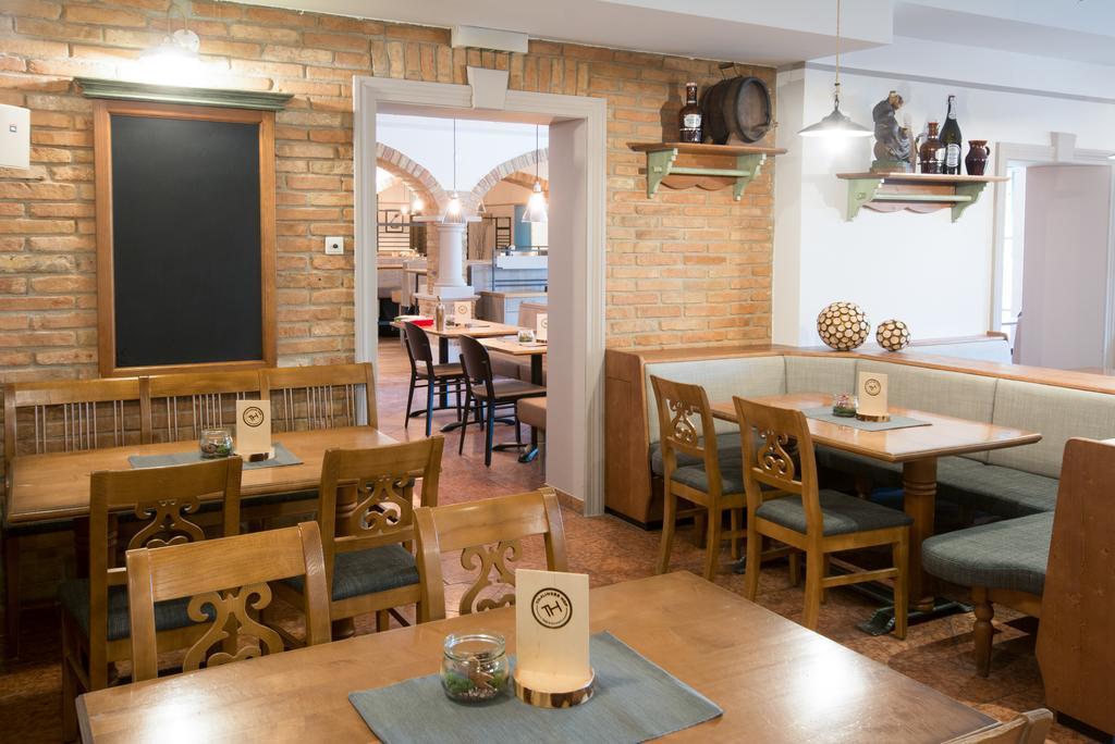 Thalinger Hof Hotel Kronstorf ภายนอก รูปภาพ