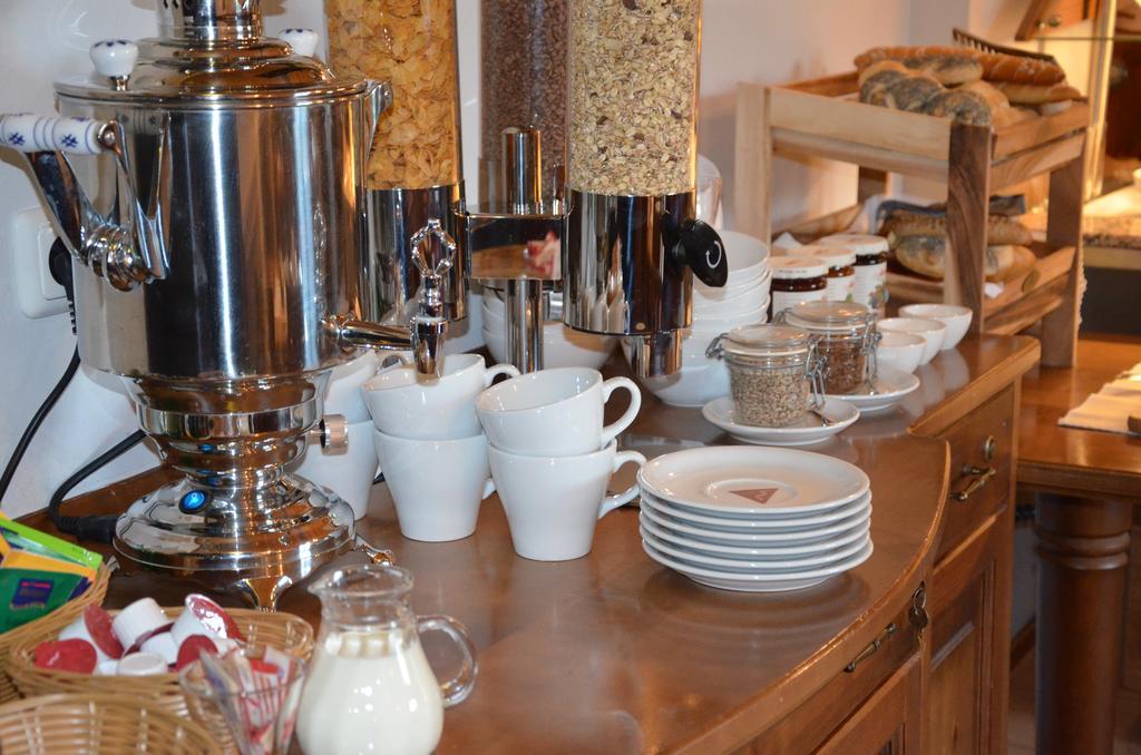 Thalinger Hof Hotel Kronstorf ภายนอก รูปภาพ