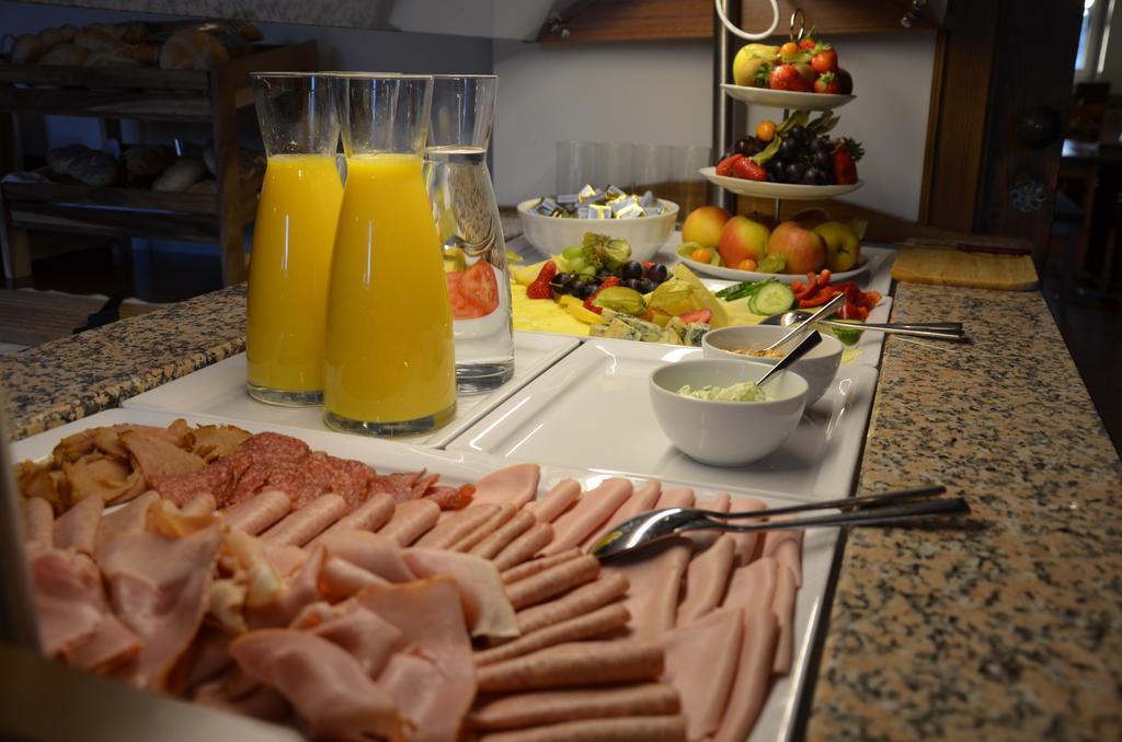 Thalinger Hof Hotel Kronstorf ภายนอก รูปภาพ